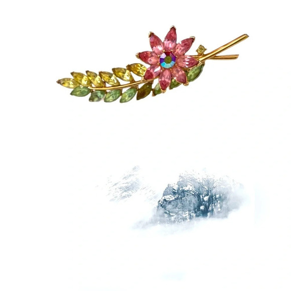 Crown Trifari Brooch.  Spring flowers colorful. Rare excellent condition - Picture 3 of 7